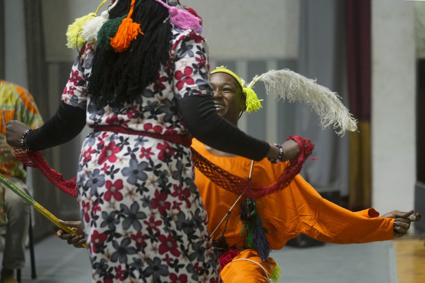 In music and dance, Sudanese performers transport refugee audiences back home | iNFOnews.ca In music and dance, Sudanese performers transport refugee audiences back home | iNFOnews.ca