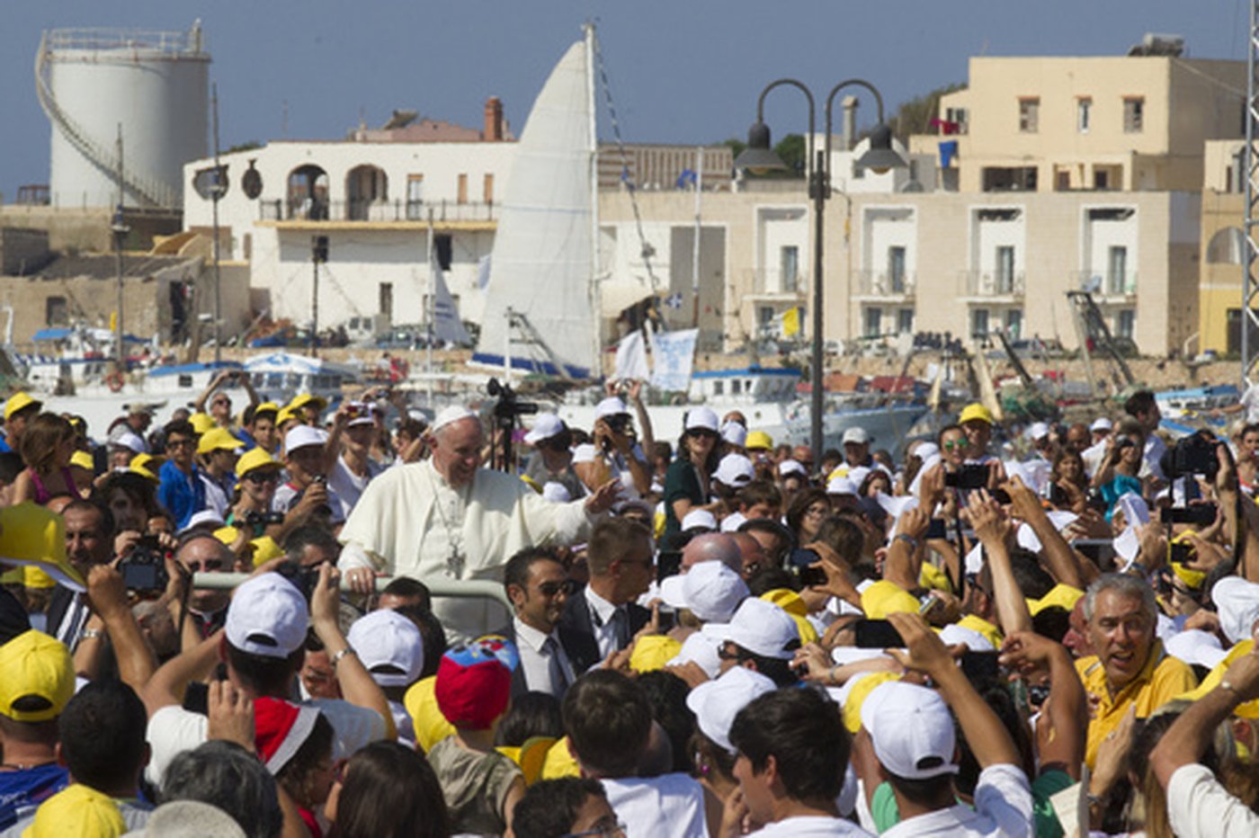 Pope Francis, first Latin American pontiff who ministered with a charming, humble style, dies at 88 | iNFOnews.ca Pope Francis, first Latin American pontiff who ministered with a charming, humble style, dies at 88 | iNFOnews.ca