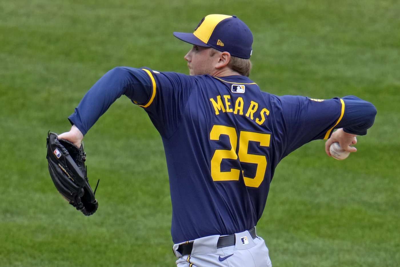 Civale pitches 6 shutout innings, Ortiz has 3 hits in Brewers' 5-2 win over Pirates | iNFOnews.ca Civale pitches 6 shutout innings, Ortiz has 3 hits in Brewers' 5-2 win over Pirates | iNFOnews.ca