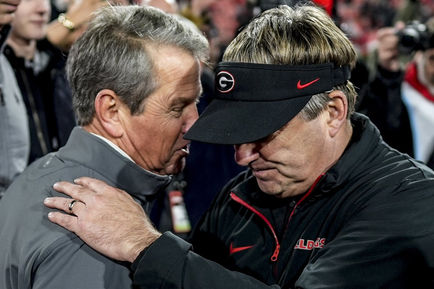Epic! No. 6 Georgia rallies to beat Ga Tech 44-42 in 8 overtimes, bolsters playoff hopes | iNFOnews.ca