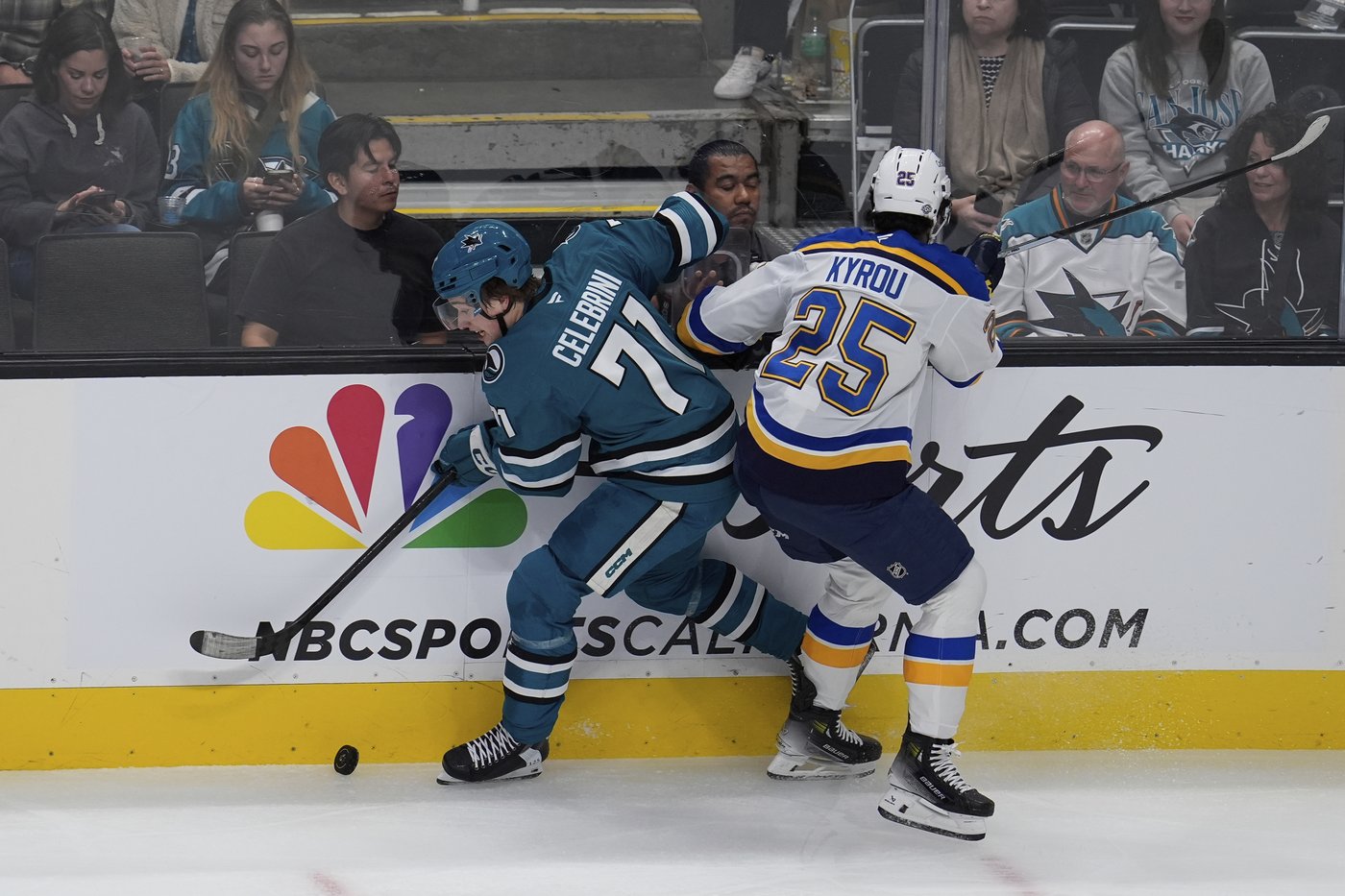 18-year-old Macklin Celebrini scores a goal in his hyped debut for the Sharks | iNFOnews.ca 18-year-old Macklin Celebrini scores a goal in his hyped debut for the Sharks | iNFOnews.ca
