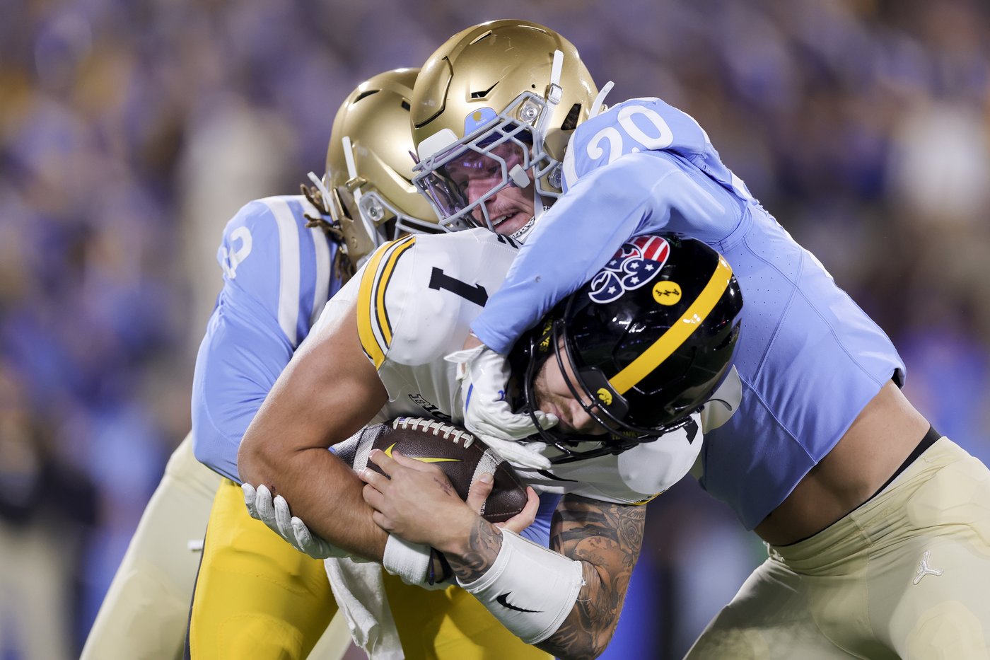 Garbers, Schwesinger lead UCLA past Iowa 20-17 for Bruins' 3rd straight win | iNFOnews.ca Garbers, Schwesinger lead UCLA past Iowa 20-17 for Bruins' 3rd straight win | iNFOnews.ca