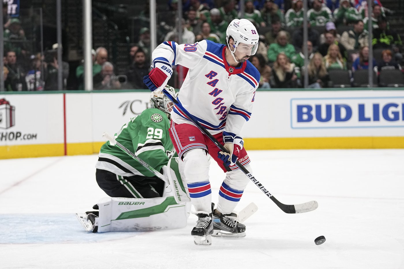 Shesterkin dazzles with 41 saves as Rangers beat Stars 3-1 to end three-game losing streak | iNFOnews.ca Shesterkin dazzles with 41 saves as Rangers beat Stars 3-1 to end three-game losing streak | iNFOnews.ca