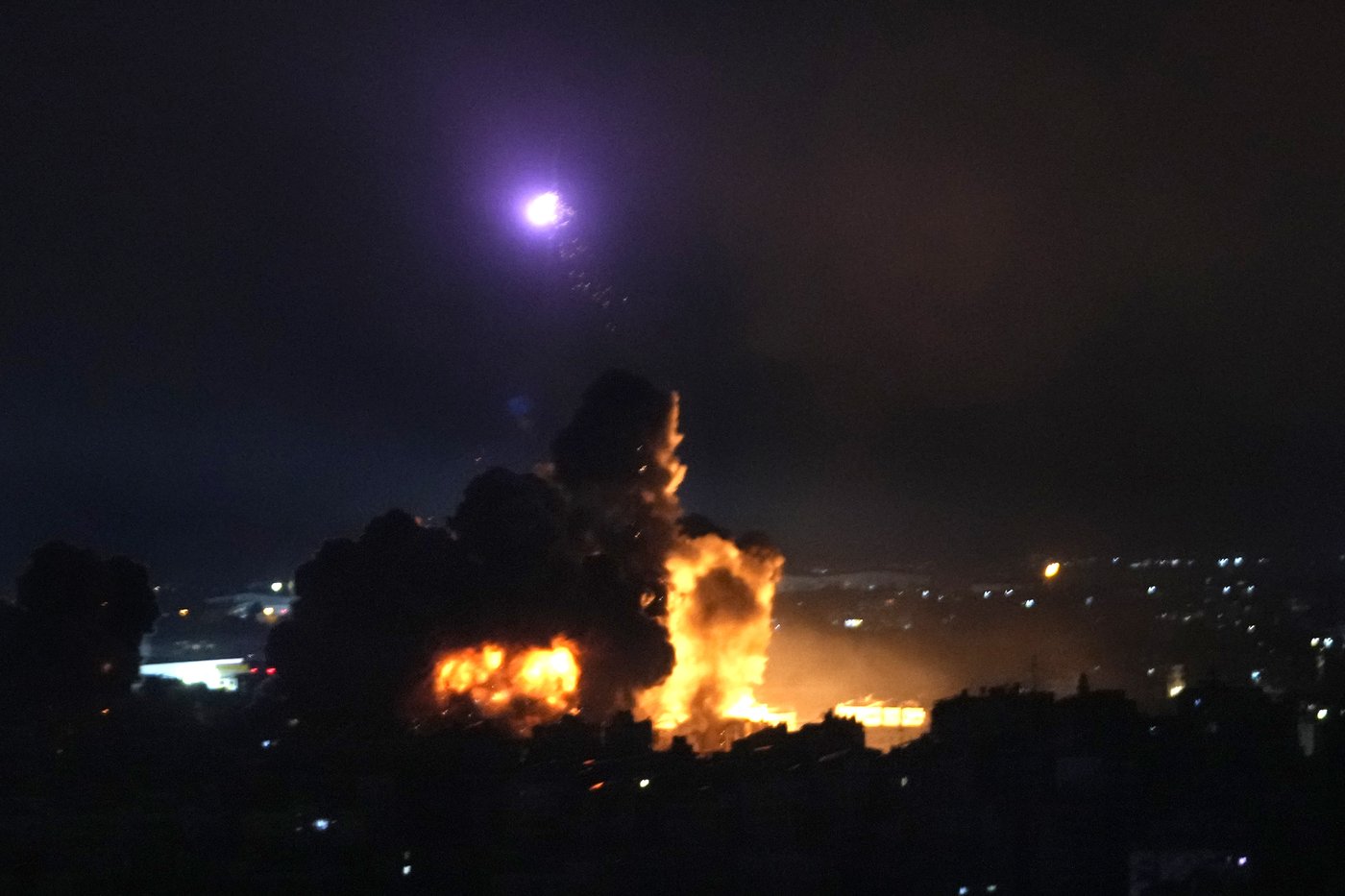 Israeli airstrikes rock southern suburbs of Beirut and cut off a key crossing into Syria | iNFOnews.ca Israeli airstrikes rock southern suburbs of Beirut and cut off a key crossing into Syria | iNFOnews.ca