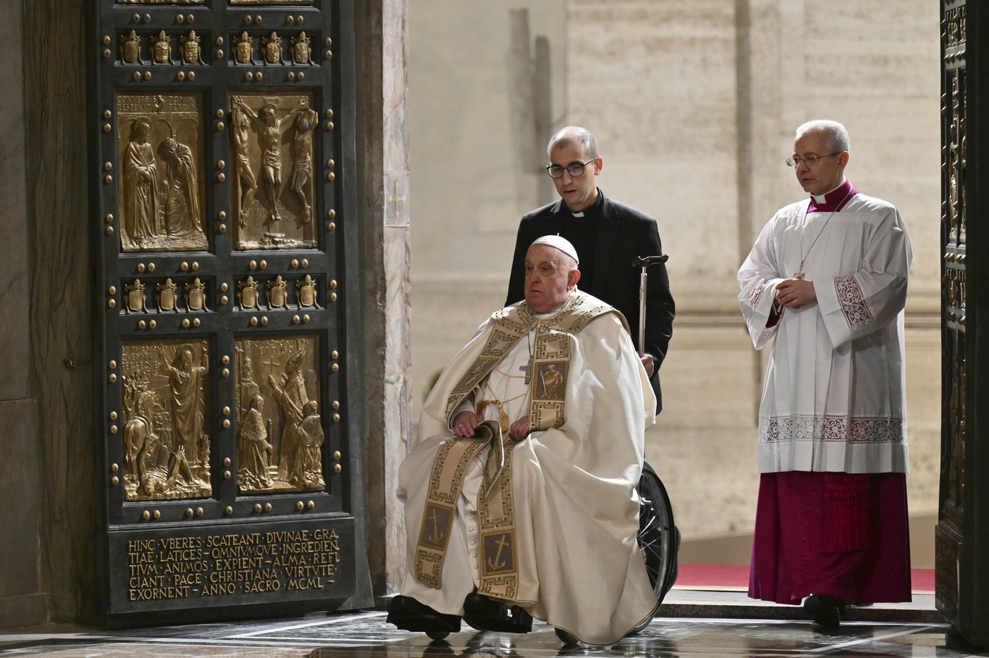 Pope Francis kicks off a yearlong Jubilee that will test his stamina and Rome's patience | iNFOnews.ca Pope Francis kicks off a yearlong Jubilee that will test his stamina and Rome's patience | iNFOnews.ca