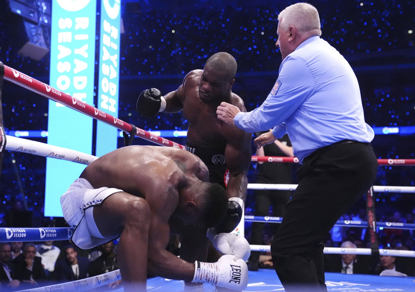 Dubois beats up Joshua to retain IBF heavyweight title with brutal 5th-round knockout | iNFOnews.ca Dubois beats up Joshua to retain IBF heavyweight title with brutal 5th-round knockout | iNFOnews.ca