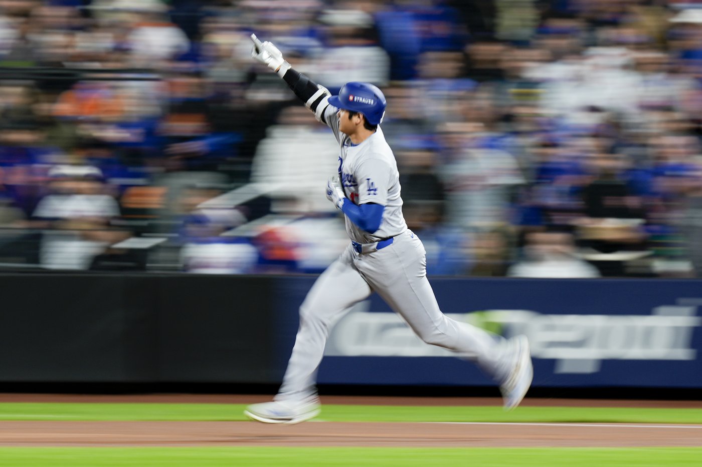 Shohei Ohtani homers to lead off NLCS Game 4 for Dodgers against Mets | iNFOnews.ca