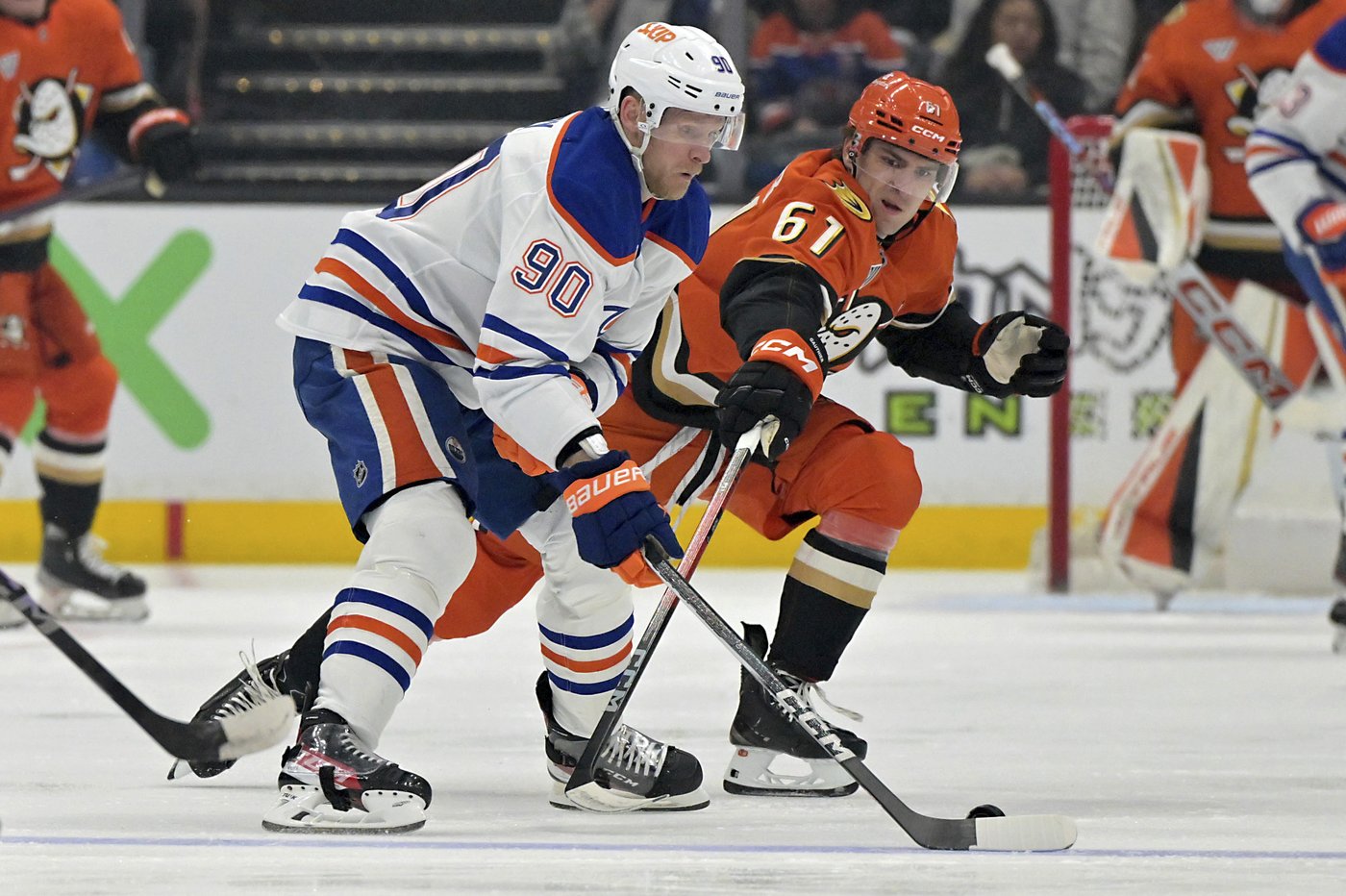 Cutter Gauthier scores 2 goals to lead Ducks past short-handed Oilers 3-2 | iNFOnews.ca