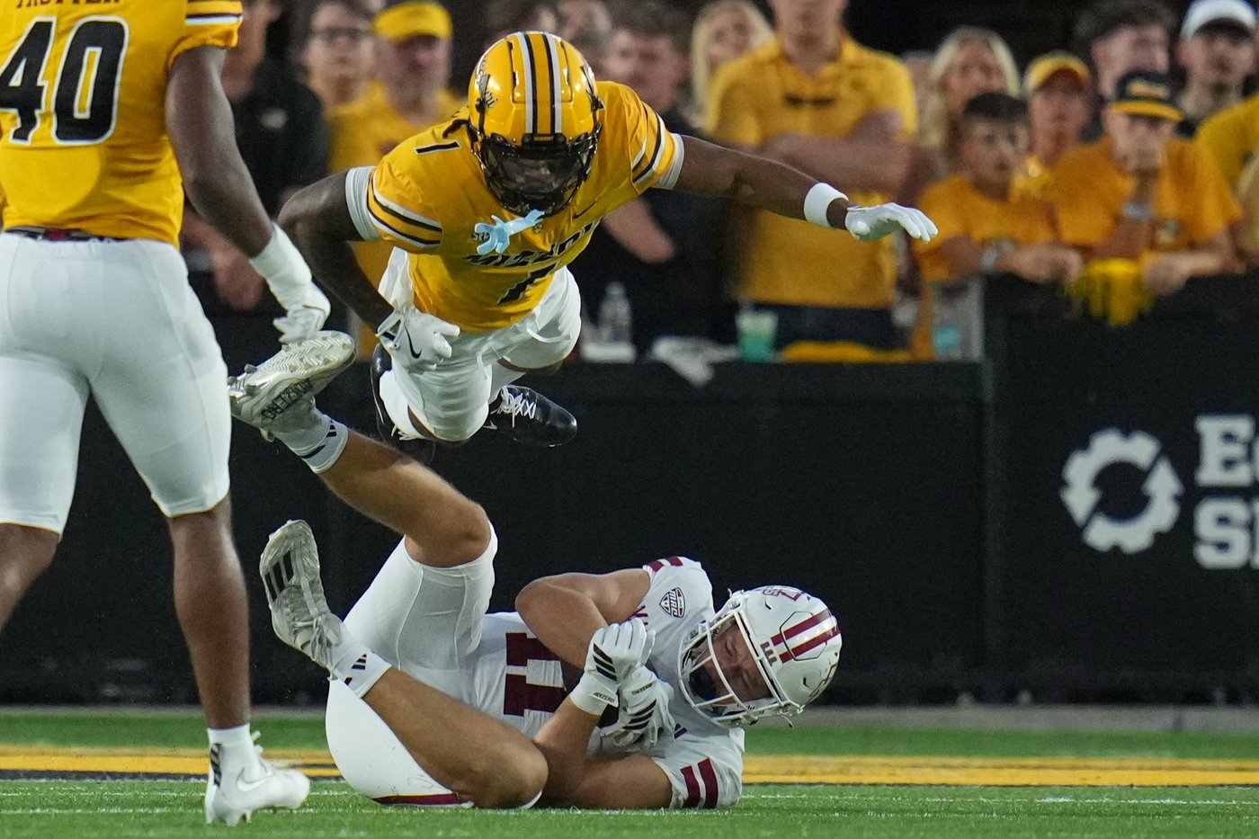 Pribula completes Missouri-record 21 straight passes, No. 20 Tigers beat UMass 42-6 | iNFOnews.ca