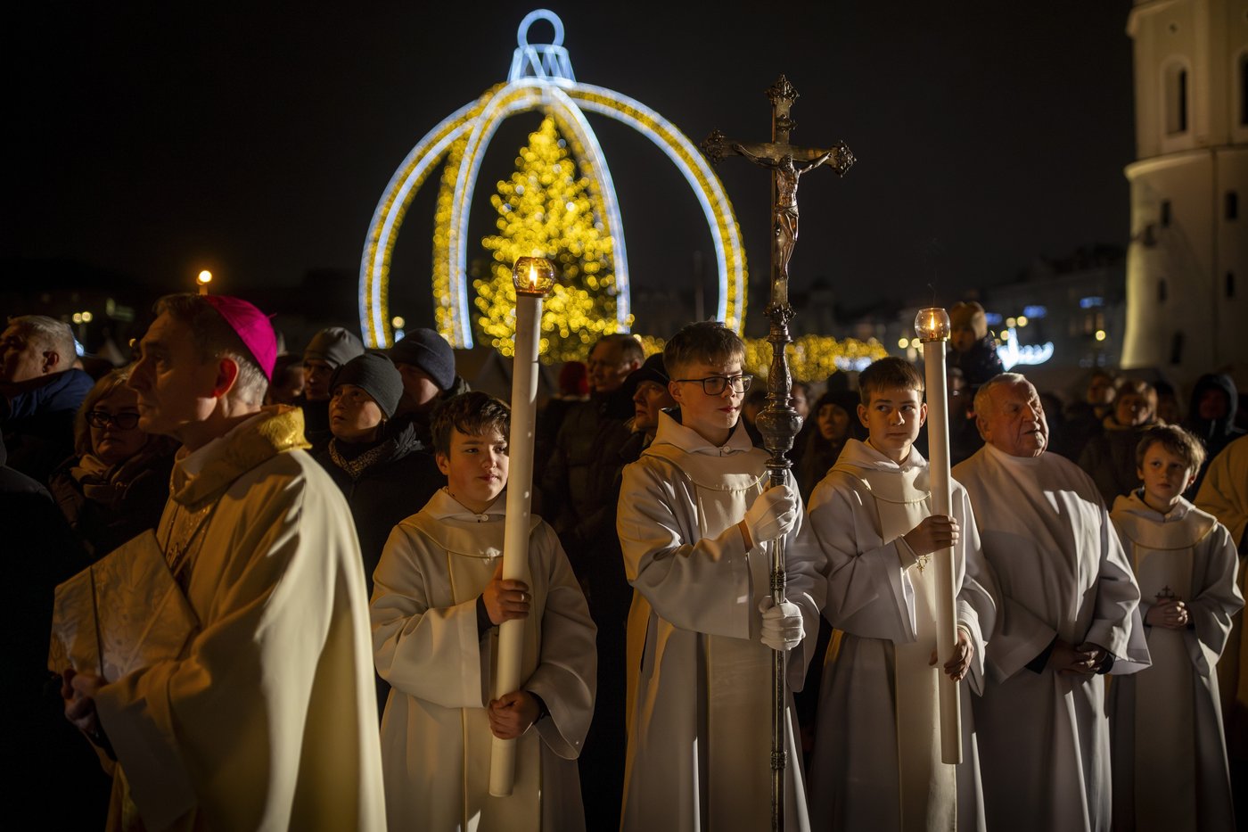 Cities worldwide hold subdued Christmas Eve celebrations amid conflicts | iNFOnews.ca Cities worldwide hold subdued Christmas Eve celebrations amid conflicts | iNFOnews.ca
