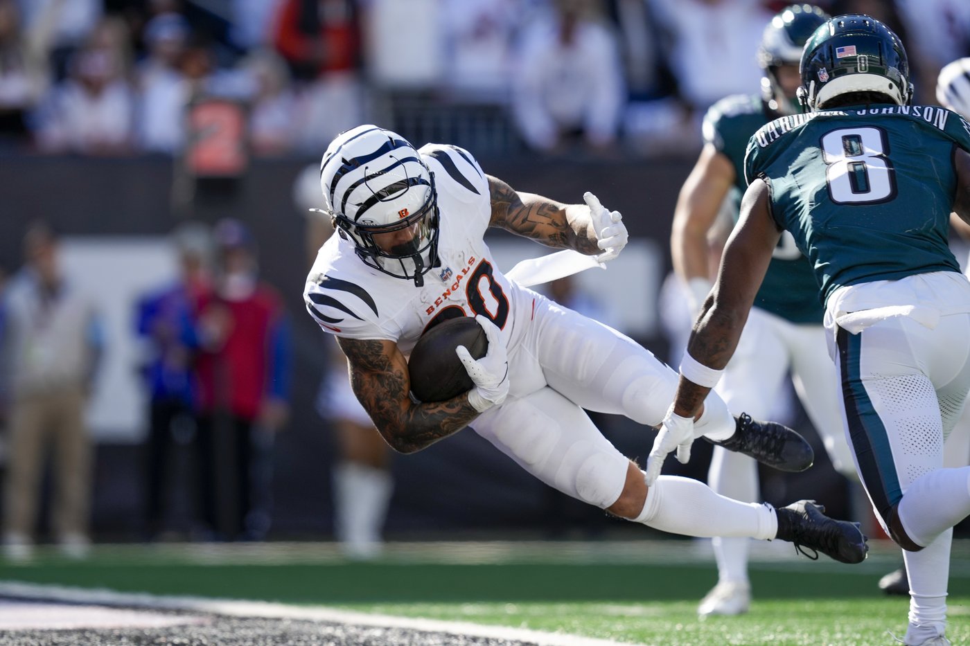Jalen Hurts and Saquon Barkley help the Eagles run away from the Bengals for a 37-17 win | iNFOnews.ca Jalen Hurts and Saquon Barkley help the Eagles run away from the Bengals for a 37-17 win | iNFOnews.ca