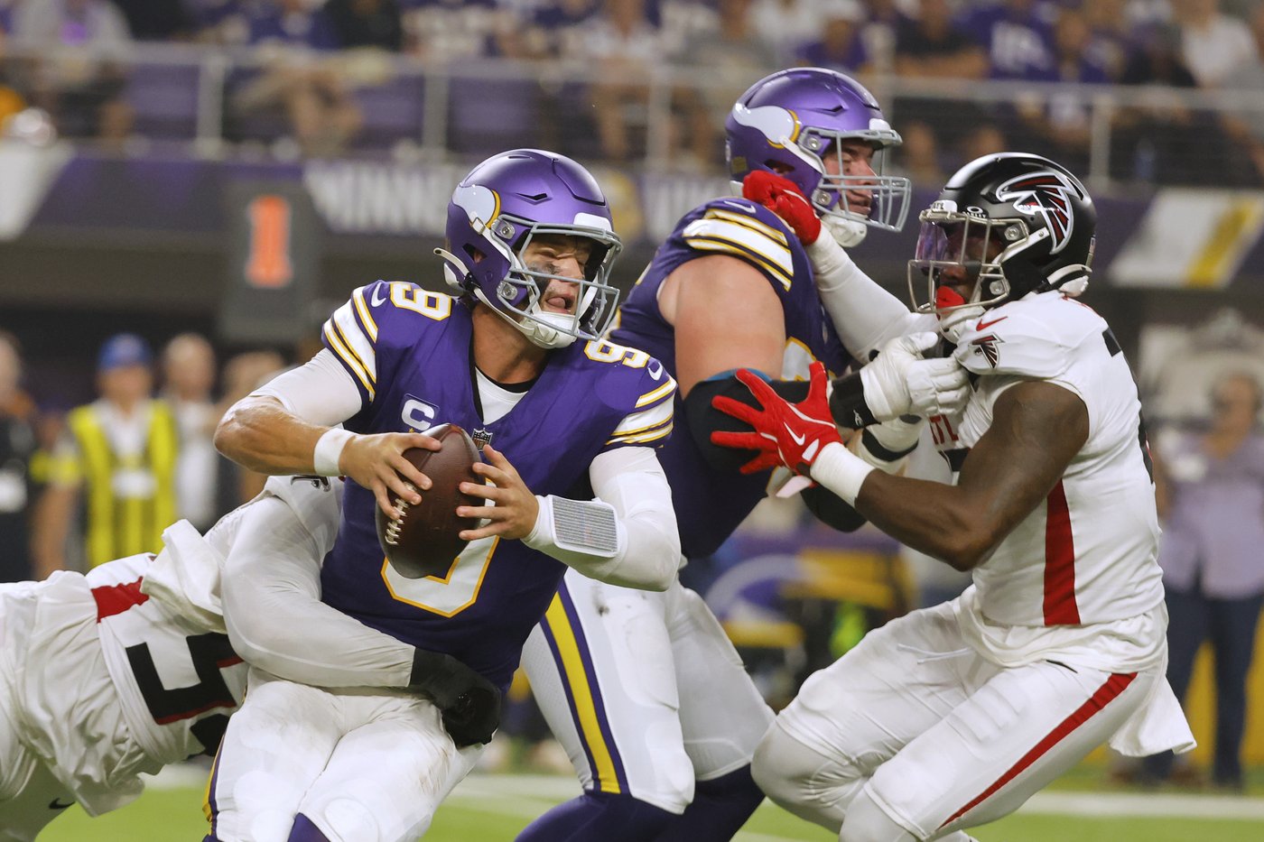 Vikings feel the growing pains with young quarterback J.J. McCarthy after flop vs. Falcons | iNFOnews.ca
