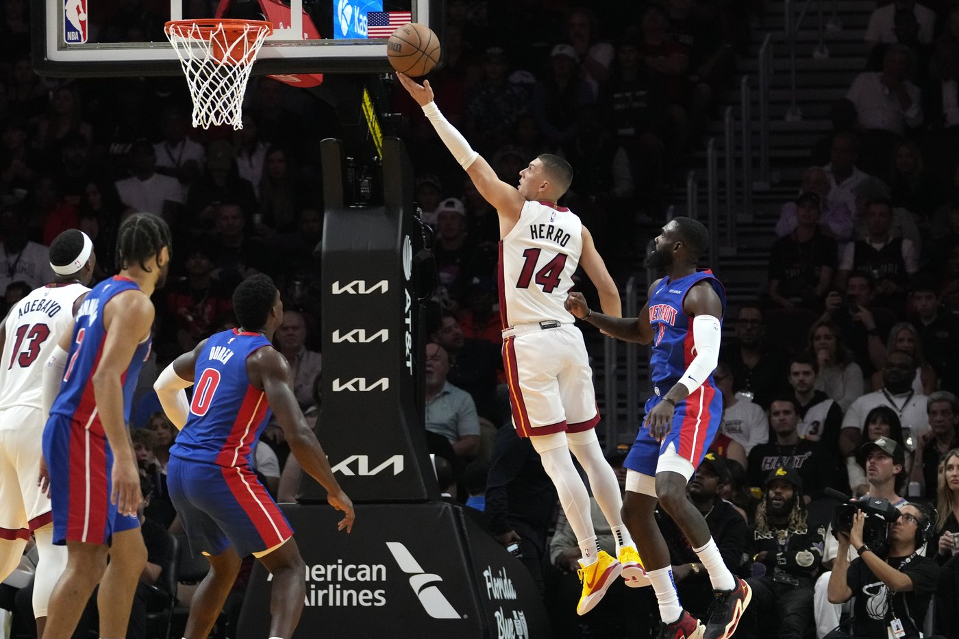 Butler scores 23, Rozier adds 20 and Heat pull away in 4th to beat Pistons 106-98 | iNFOnews.ca Butler scores 23, Rozier adds 20 and Heat pull away in 4th to beat Pistons 106-98 | iNFOnews.ca
