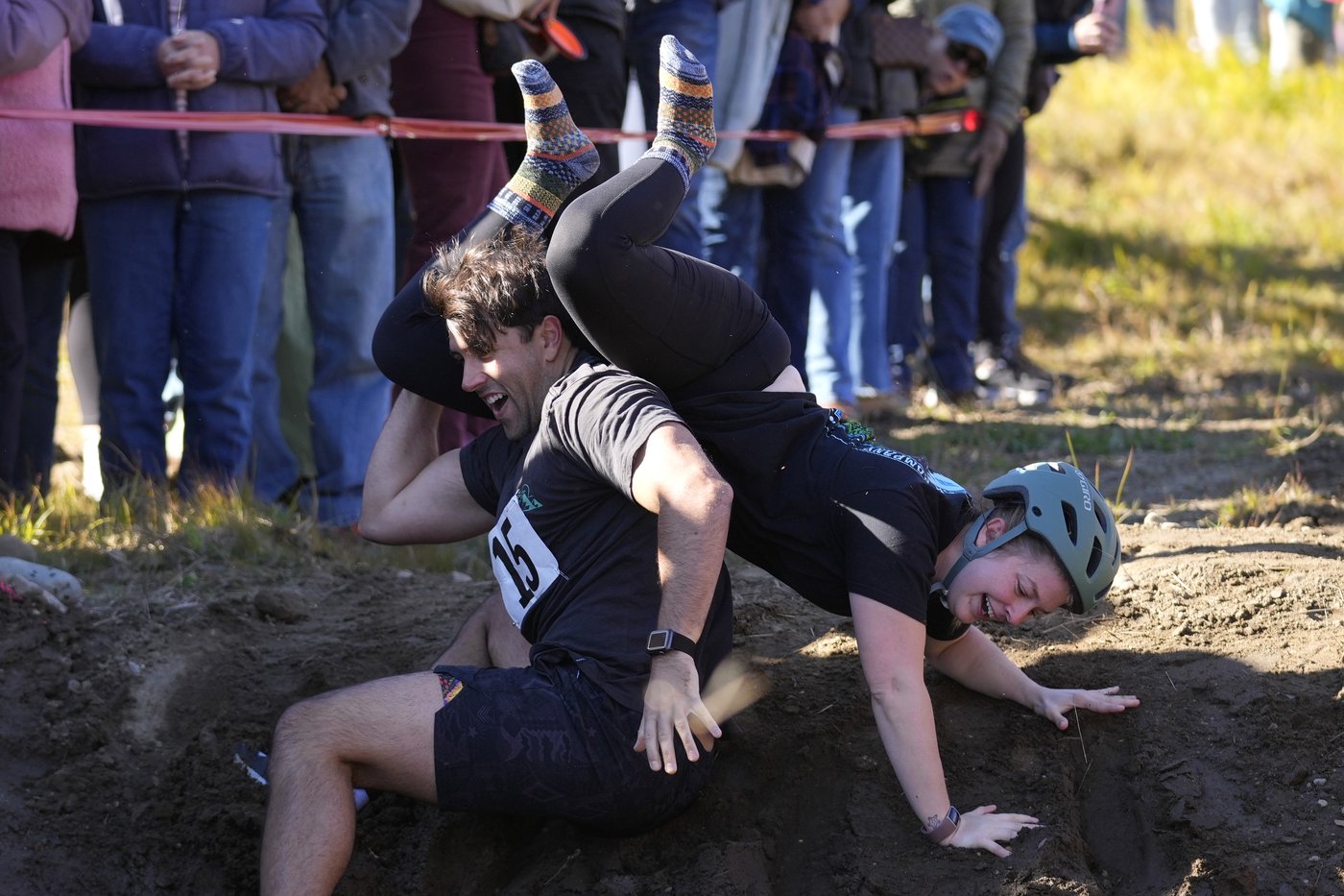 Mud, beer and cash: Annual wife-carrying championship attracts competitive couples to Maine | iNFOnews.ca Mud, beer and cash: Annual wife-carrying championship attracts competitive couples to Maine | iNFOnews.ca