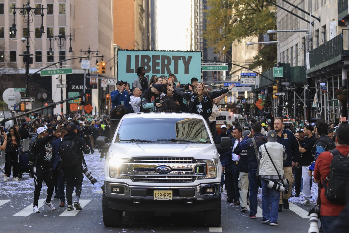 New York Liberty basketball team honored with ticker-tape parade in Canyon of Heroes | iNFOnews.ca