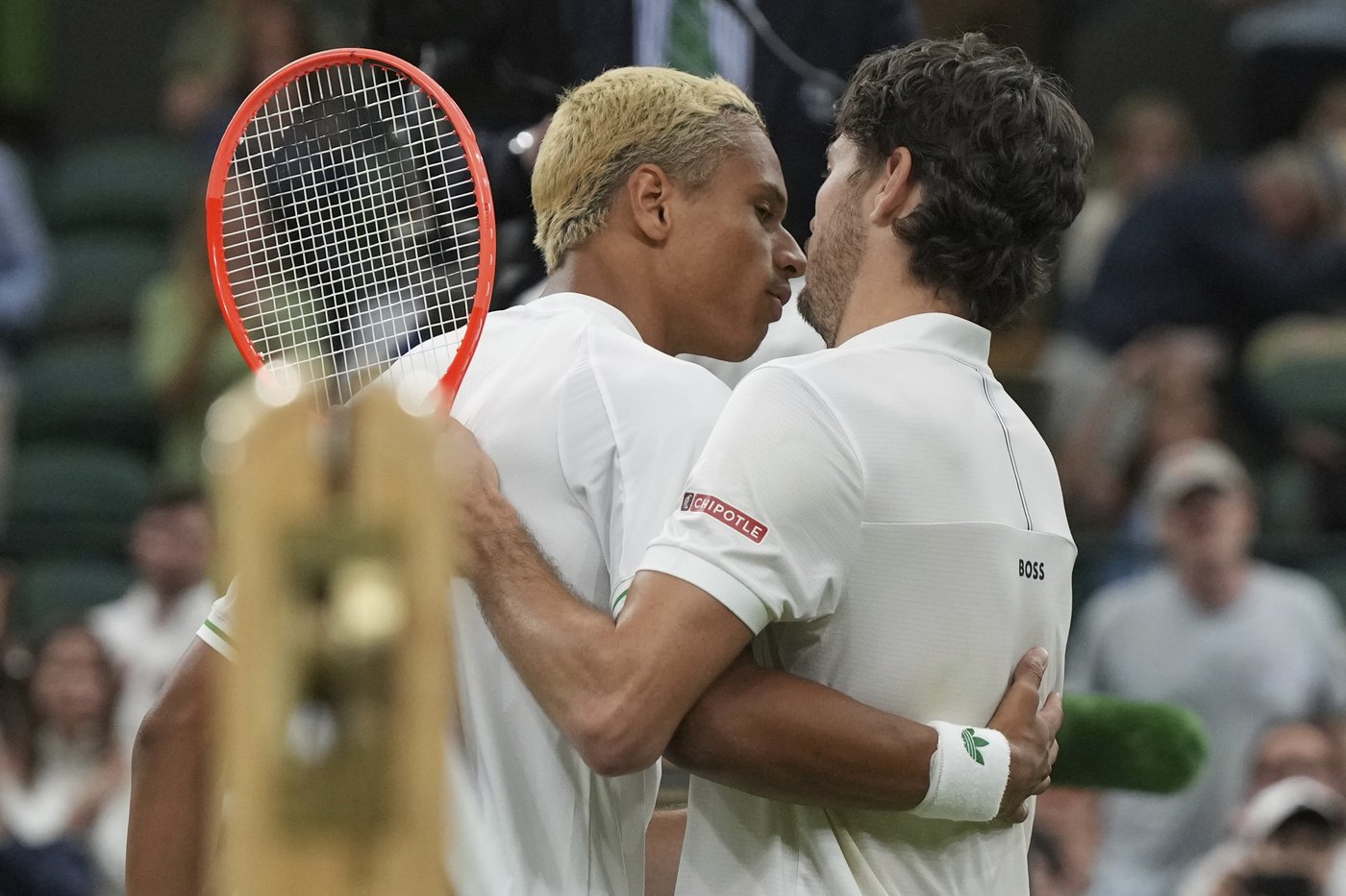Taylor Fritz gets through another late-night five-setter to reach 3rd round at Wimbledon | iNFOnews.ca Taylor Fritz gets through another late-night five-setter to reach 3rd round at Wimbledon | iNFOnews.ca