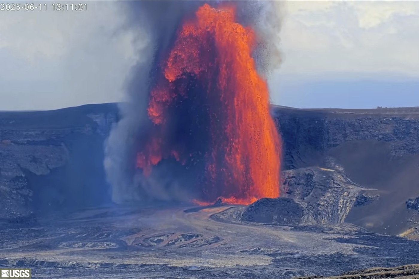 Hawaii's Kilauea Volcano erupts for the 25th time since December. Lava reaches over 330 feet | iNFOnews.ca