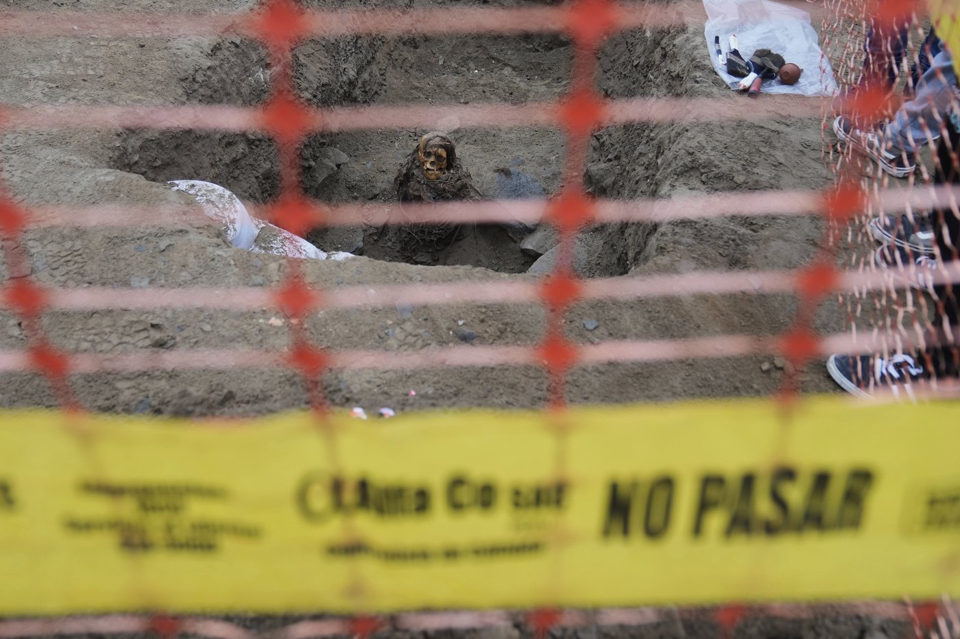 Utility workers uncover 1,000-year-old pre-Inca mummy in Peru's capital | iNFOnews.ca Utility workers uncover 1,000-year-old pre-Inca mummy in Peru's capital | iNFOnews.ca