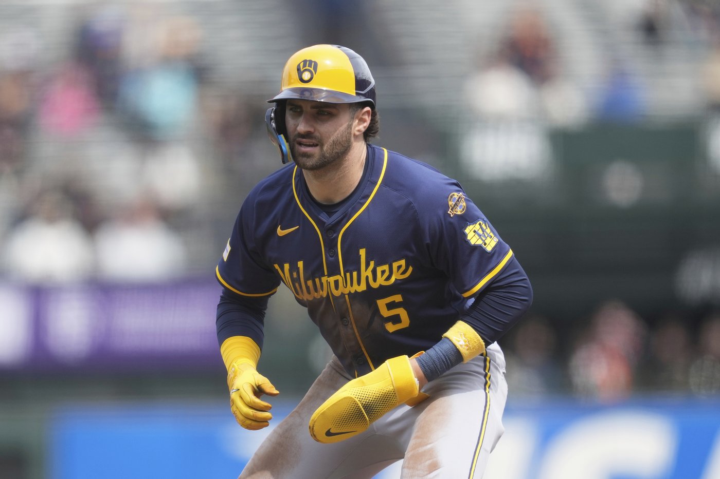 Brewers outfielder Garrett Mitchell seeks second opinion after getting surgery recommendation | iNFOnews.ca
