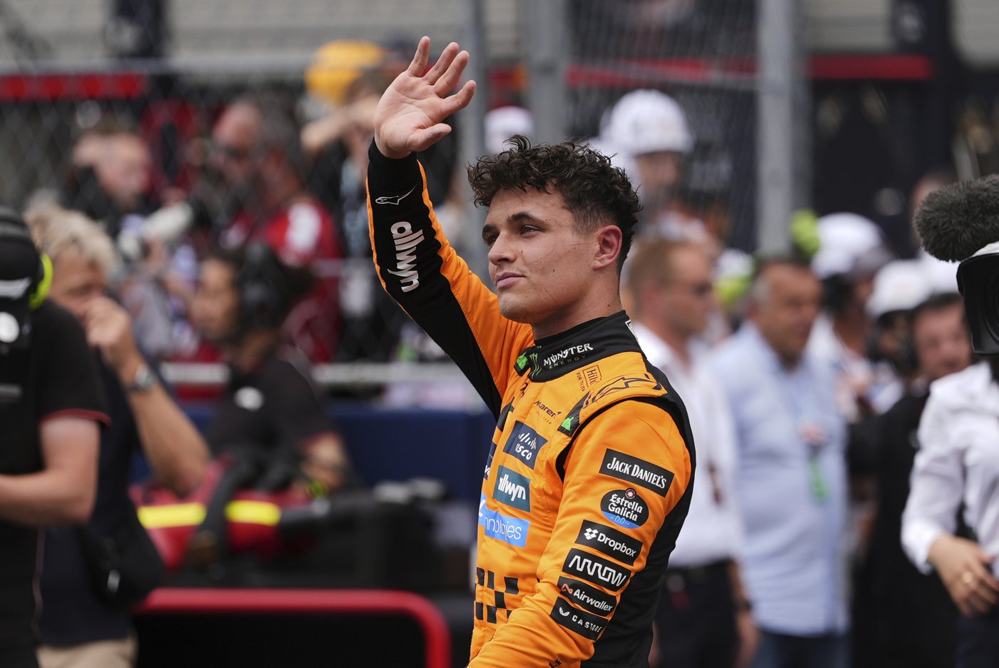 Lando Norris beats teammate Oscar Piastri in eventful sprint race at rainy Miami Grand Prix | iNFOnews.ca