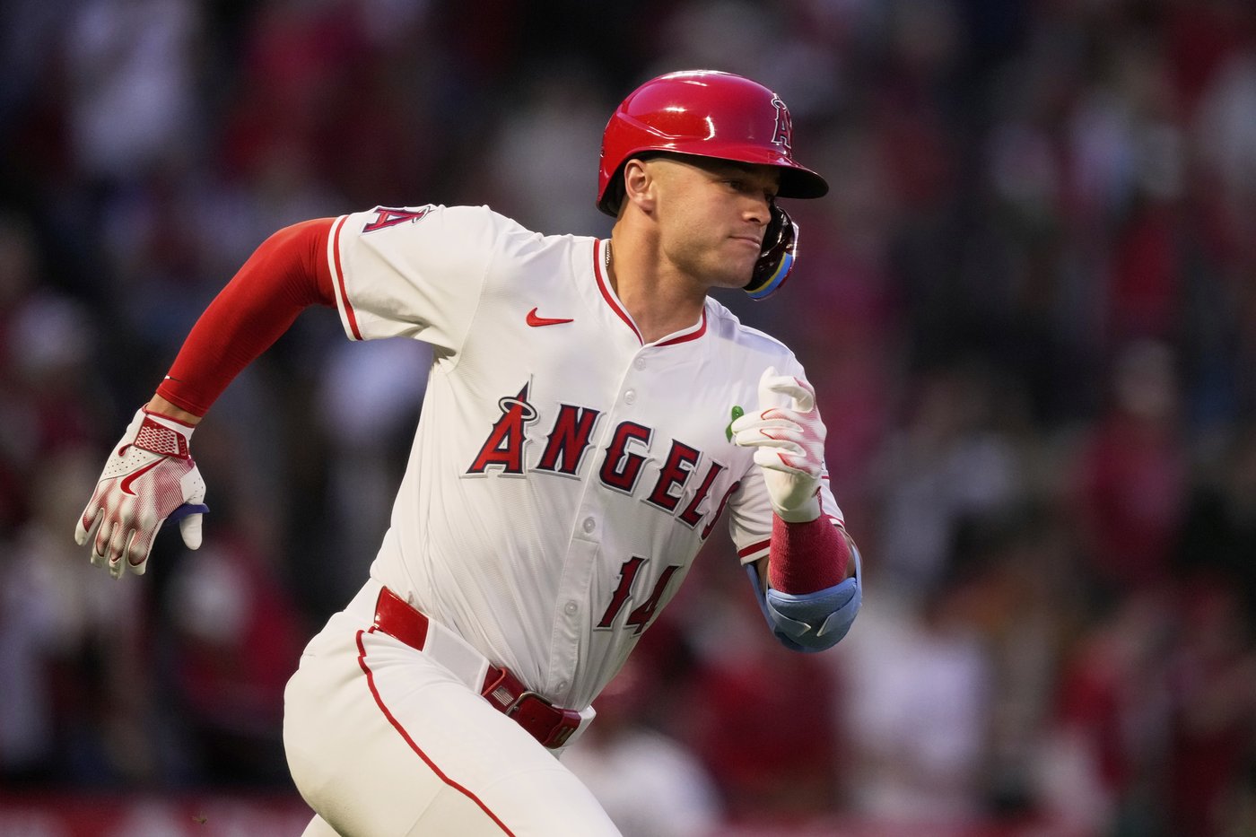 Angels catcher Logan O'Hoppe leaves game after getting hit in head by backswing | iNFOnews.ca Angels catcher Logan O'Hoppe leaves game after getting hit in head by backswing | iNFOnews.ca