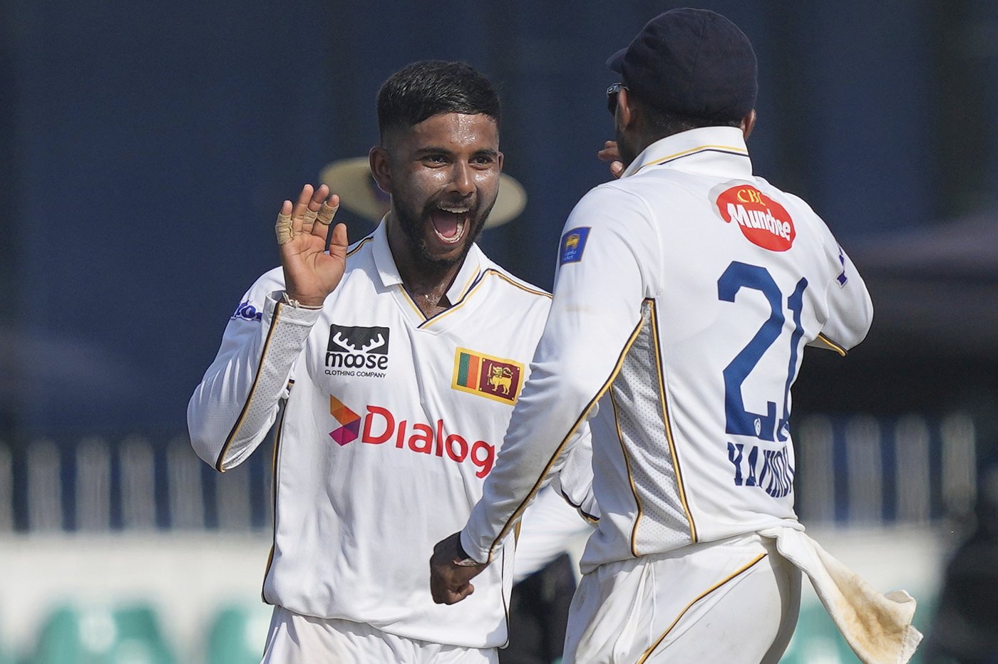 Dinusha takes 2 wickets on debut as Sri Lanka restrict Bangladesh on Day 1 of 2nd test | iNFOnews.ca