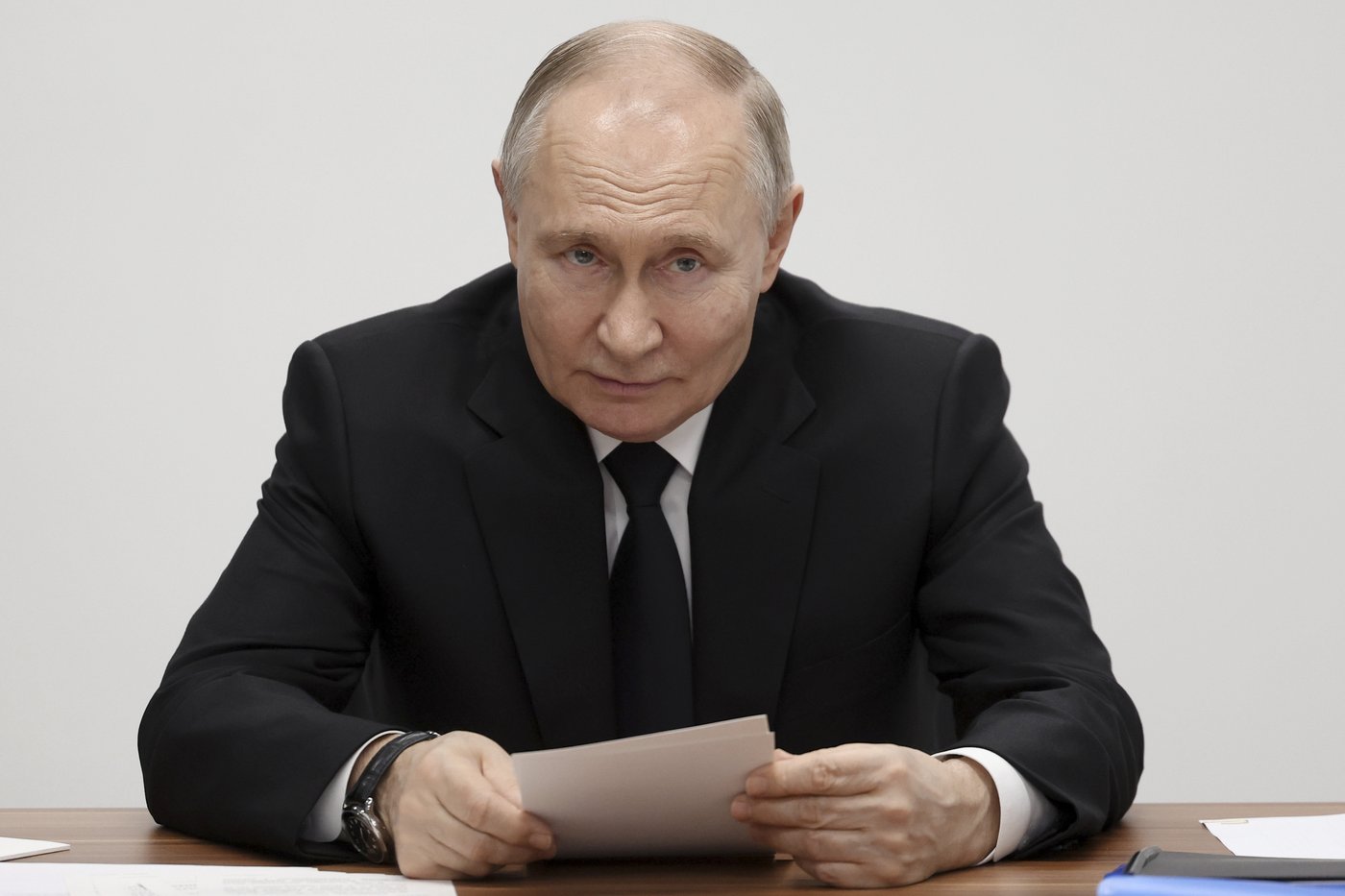 Trump warns Zelenskyy to quickly negotiate war's end with Russia or risk not having a nation to lead | iNFOnews.ca Trump warns Zelenskyy to quickly negotiate war's end with Russia or risk not having a nation to lead | iNFOnews.ca