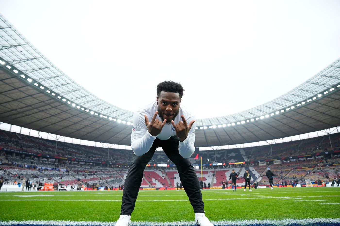 RG Chris Lindstrom active for Falcons but CB Mike Hughes out vs. Colts in Berlin | iNFOnews.ca RG Chris Lindstrom active for Falcons but CB Mike Hughes out vs. Colts in Berlin | iNFOnews.ca