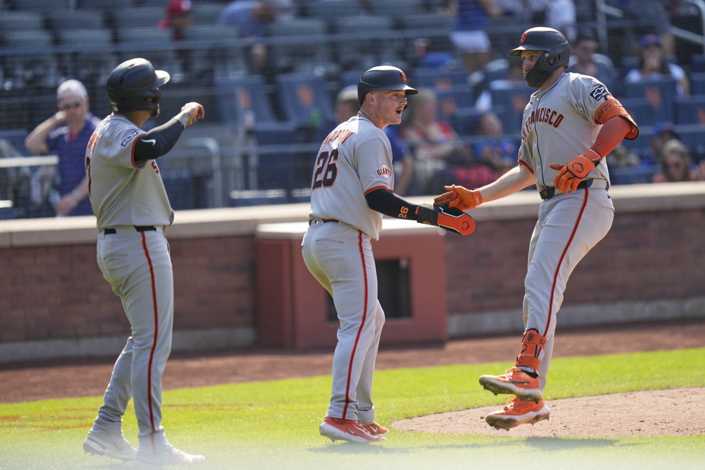 Devers homers to help the Giants rout the Mets 12-4 for a series victory | iNFOnews.ca Devers homers to help the Giants rout the Mets 12-4 for a series victory | iNFOnews.ca