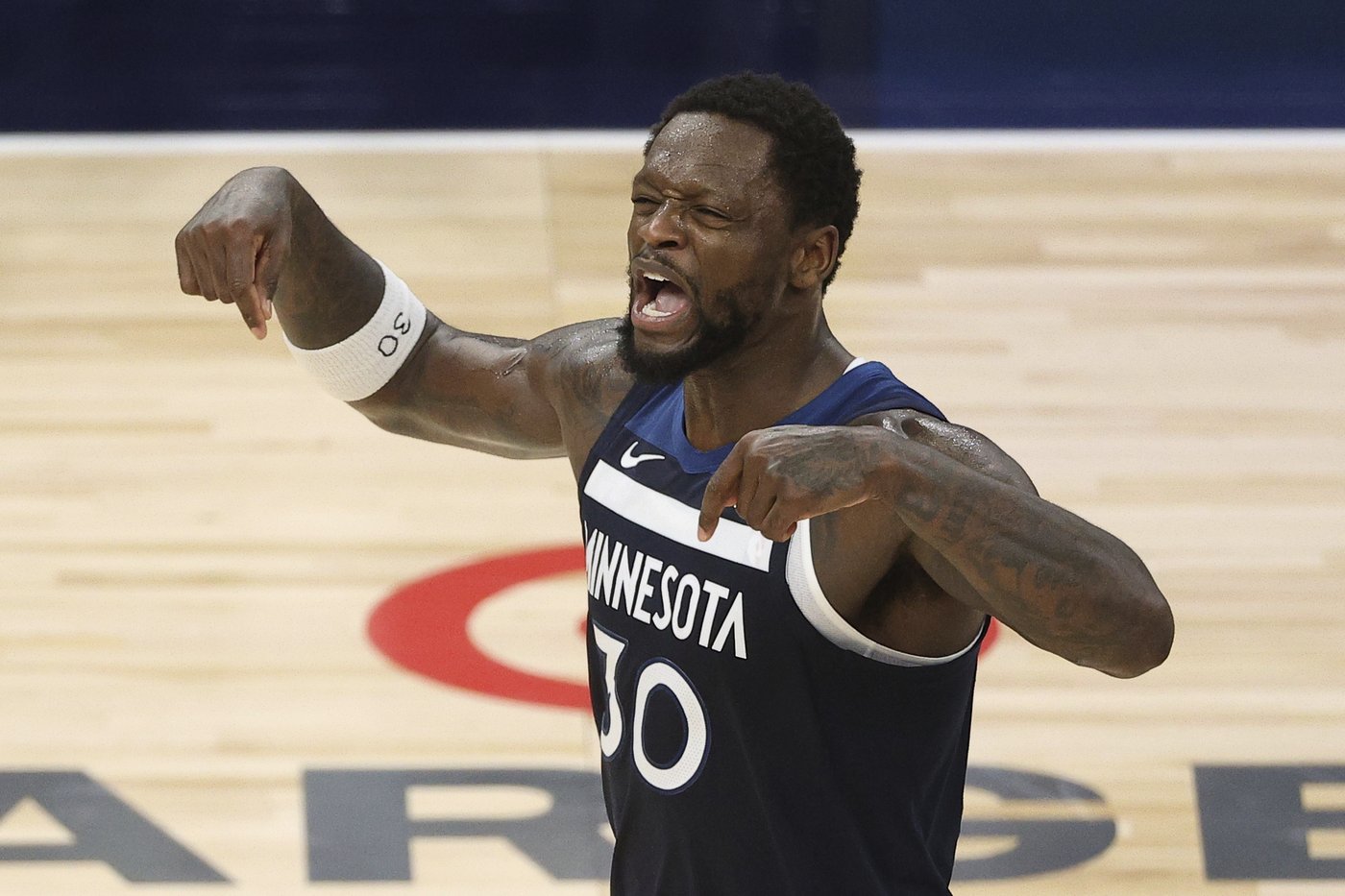 Randle's revival for the T-wolves in their Game 3 win started with a pep talk from a vital teammate | iNFOnews.ca Randle's revival for the T-wolves in their Game 3 win started with a pep talk from a vital teammate | iNFOnews.ca