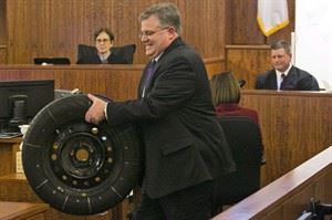 Murder trial of ex-New England Patriot Aaron Hernandez resumes with tire track testimony | iNFOnews.ca CP32159489