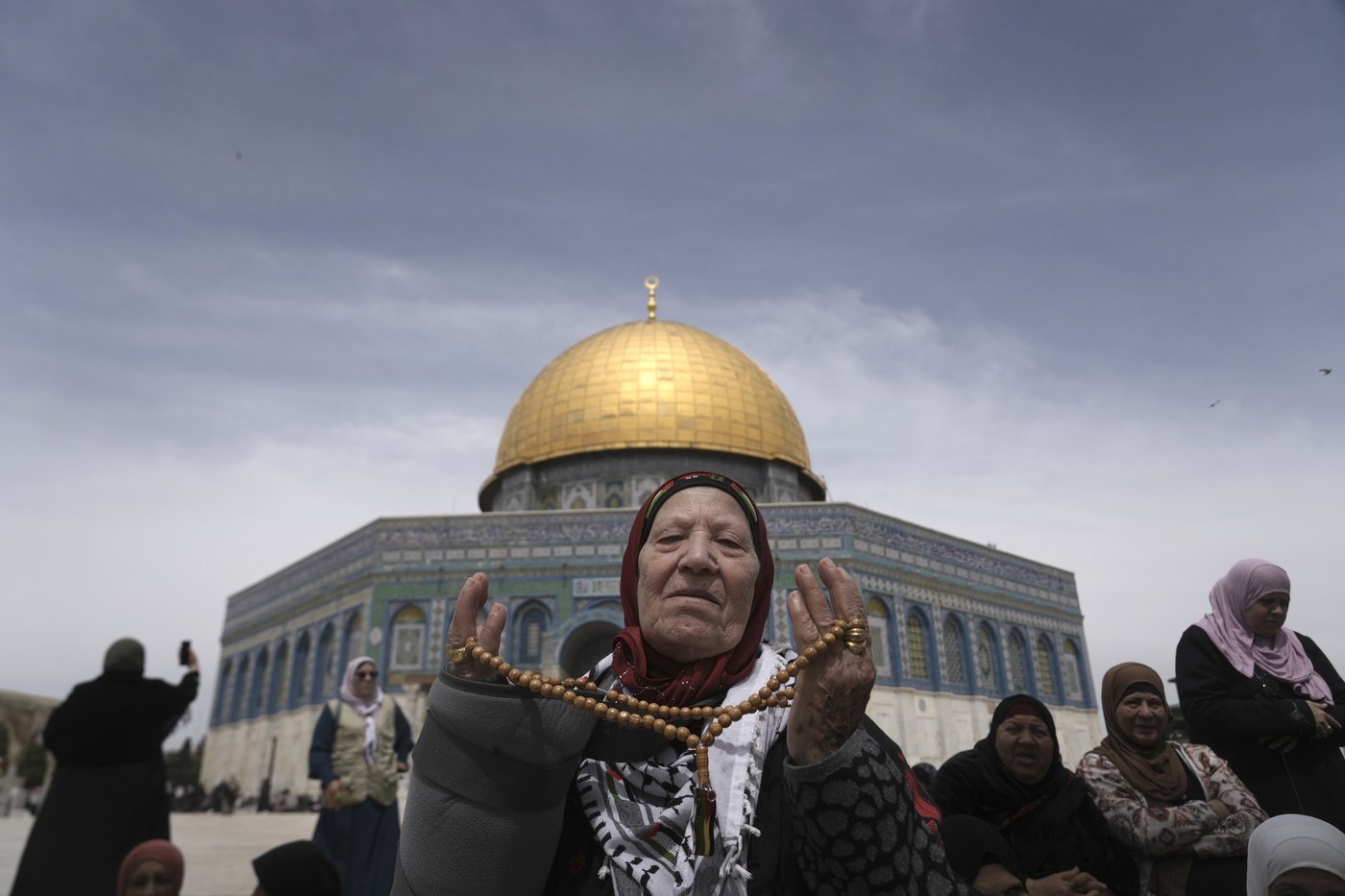 PHOTO COLLECTION: YE-Top Photos-Religion | iNFOnews.ca