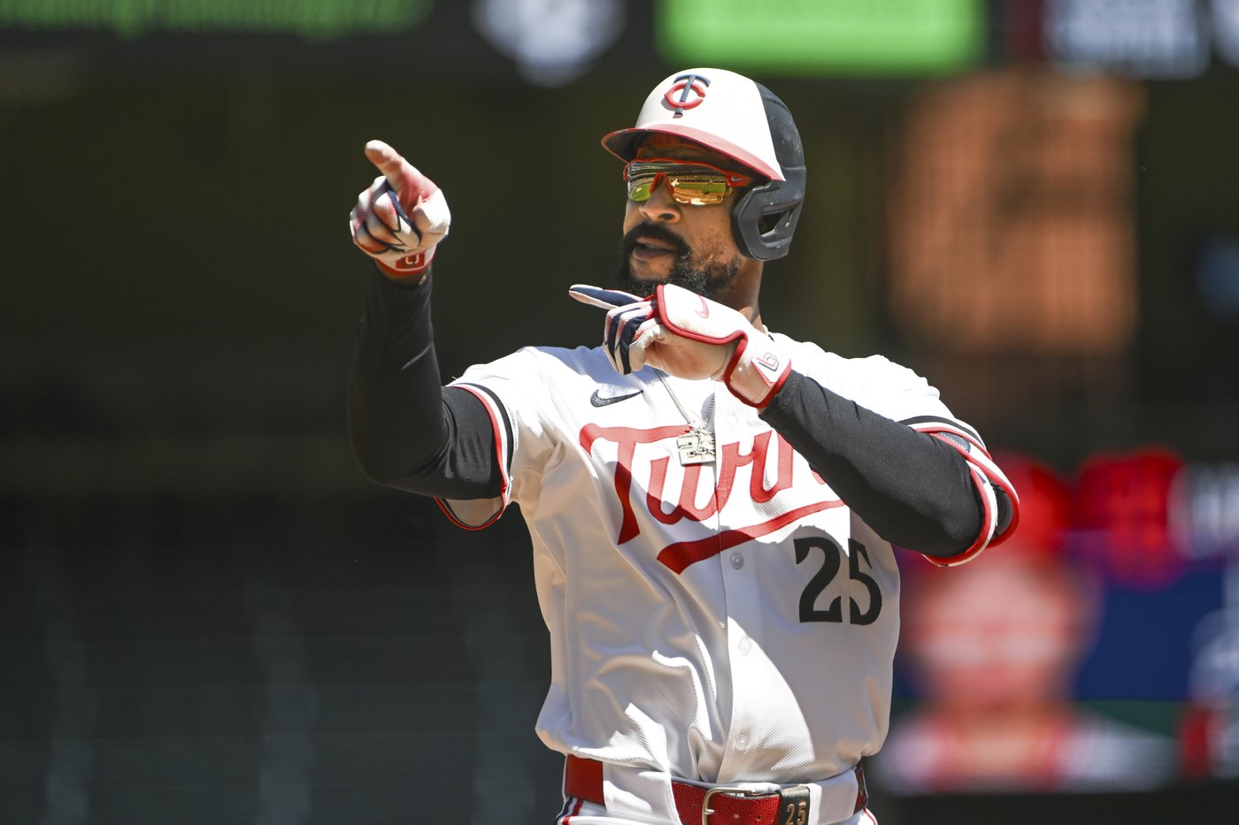 Twins match season high with 13 hits in 5-1 win over Angels | iNFOnews.ca