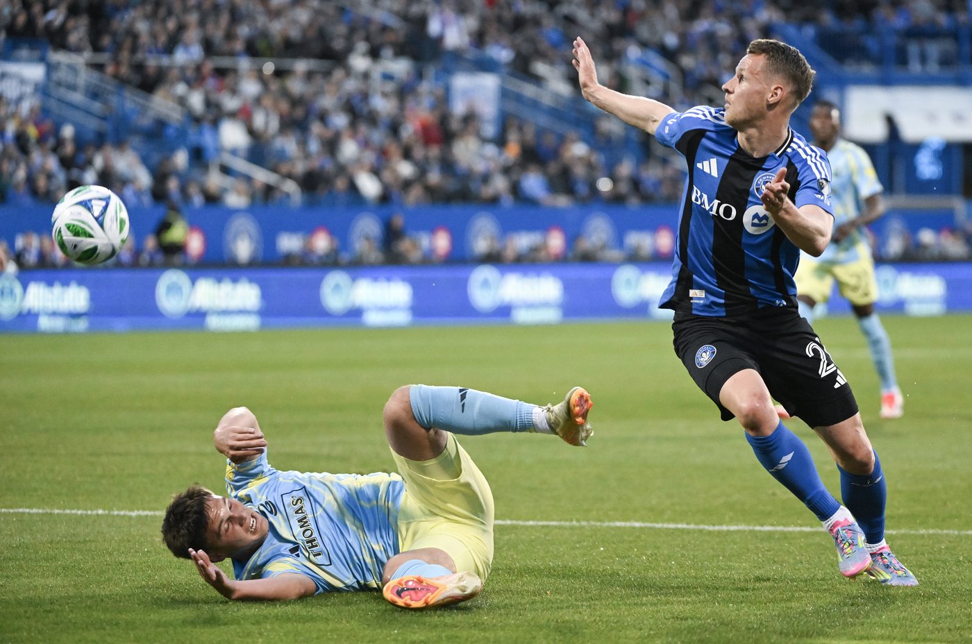 Philadelphia scores late goal to edge CF Montreal 2-1 | iNFOnews.ca Philadelphia scores late goal to edge CF Montreal 2-1 | iNFOnews.ca
