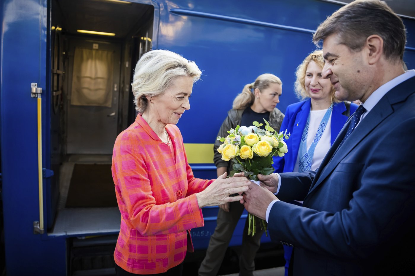 The EU's chief is trying to help Ukraine prepare for winter. Half its energy network is destroyed. | iNFOnews.ca
