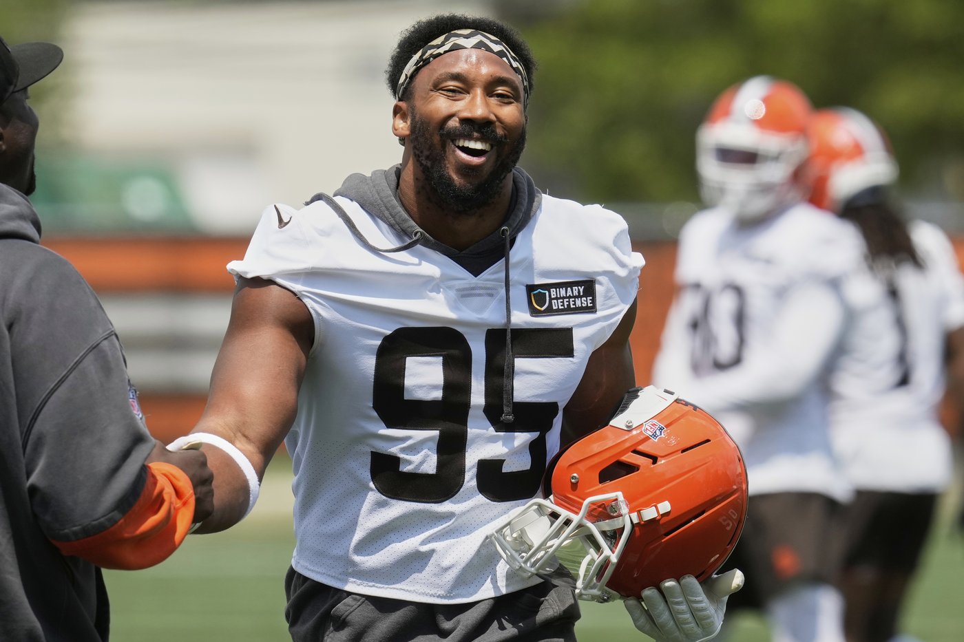 Myles Garrett hopes to add Aaron Rodgers to the 'graveyard' of QBs he's sacked | iNFOnews.ca