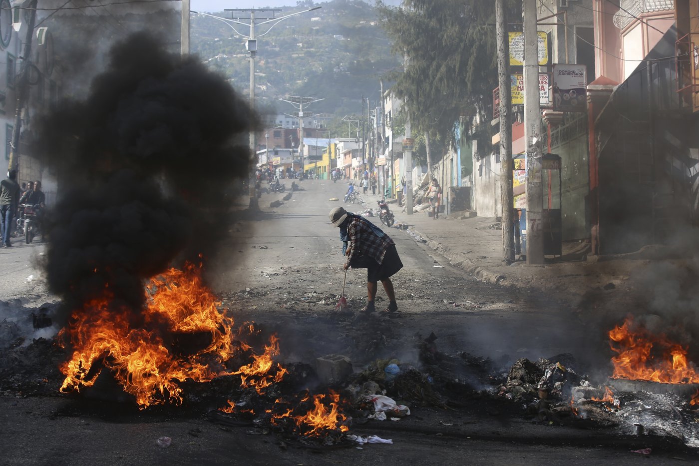 Haiti's government adopts a 'war budget' as town after town falls to gangs | iNFOnews.ca