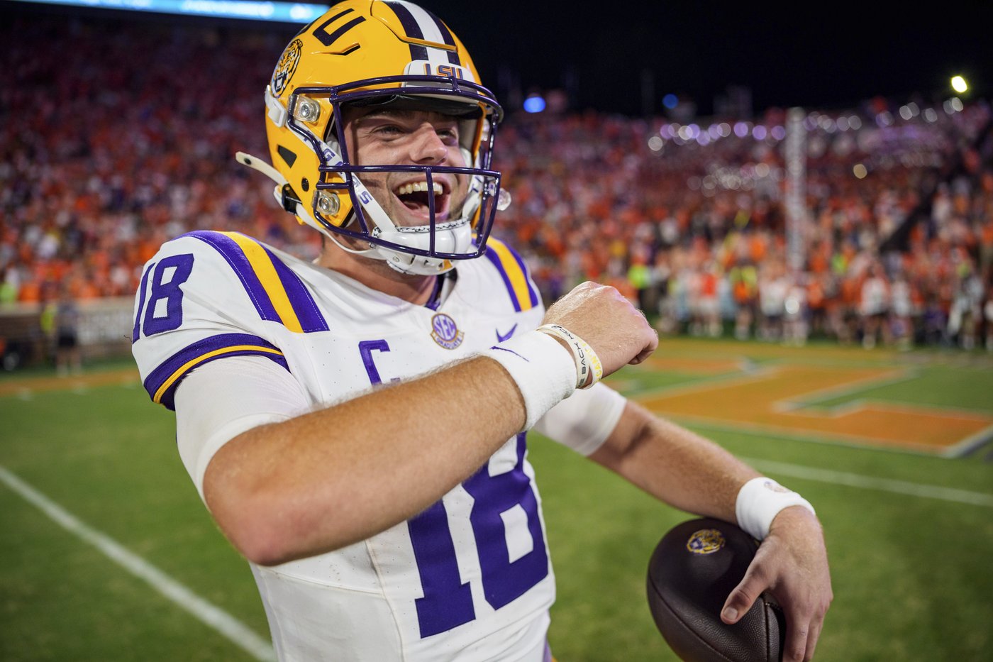 AP Player of the Week: LSU's Garrett Nussmeier earns honor for leading comeback win over Clemson | iNFOnews.ca