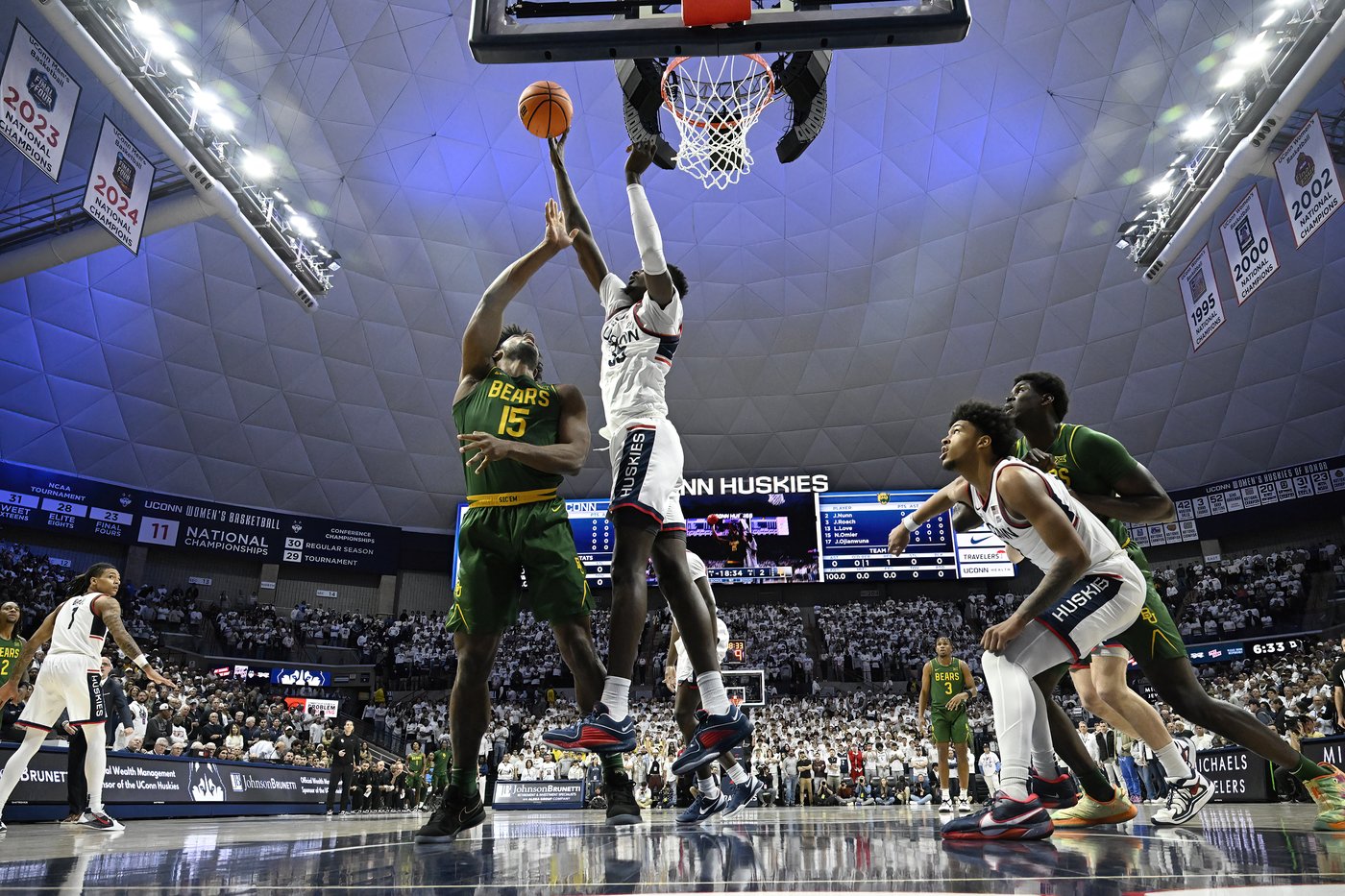 McNeeley scores 17 points as No. 25 UConn rallies to a 76-72 win over No. 15 Baylor | iNFOnews.ca