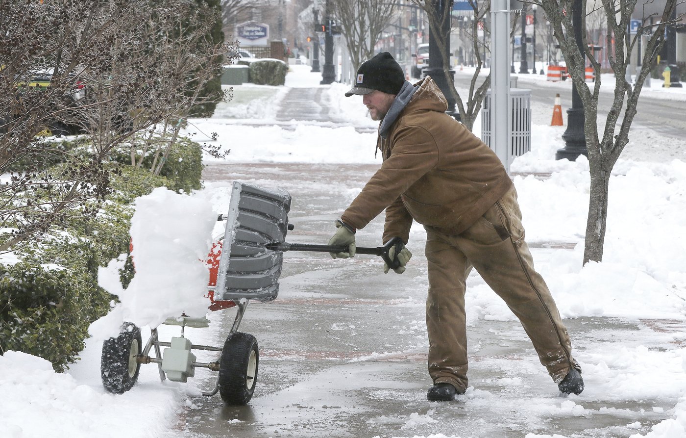 Winter blast of snow, ice and bitter cold grips the US from the Midwest to the East Coast | iNFOnews.ca