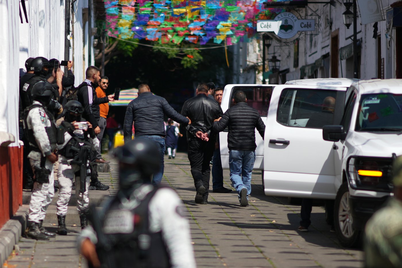 Authorities arrest 7 bodyguards in connection with a Mexican mayor's assassination | iNFOnews.ca Authorities arrest 7 bodyguards in connection with a Mexican mayor's assassination | iNFOnews.ca