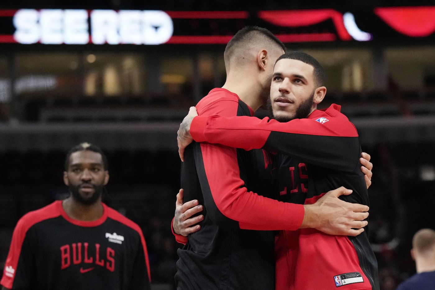 Lonzo Ball makes long-awaited return from knee injuries, scores 10 in Bulls' preseason game | iNFOnews.ca Lonzo Ball makes long-awaited return from knee injuries, scores 10 in Bulls' preseason game | iNFOnews.ca