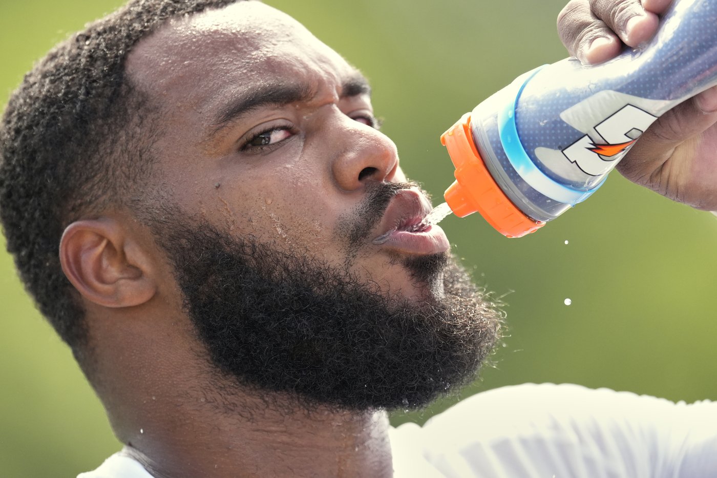 Titans' Simmons says his shove of Ward was simply flared tempers and blown out of proportion | iNFOnews.ca Titans' Simmons says his shove of Ward was simply flared tempers and blown out of proportion | iNFOnews.ca