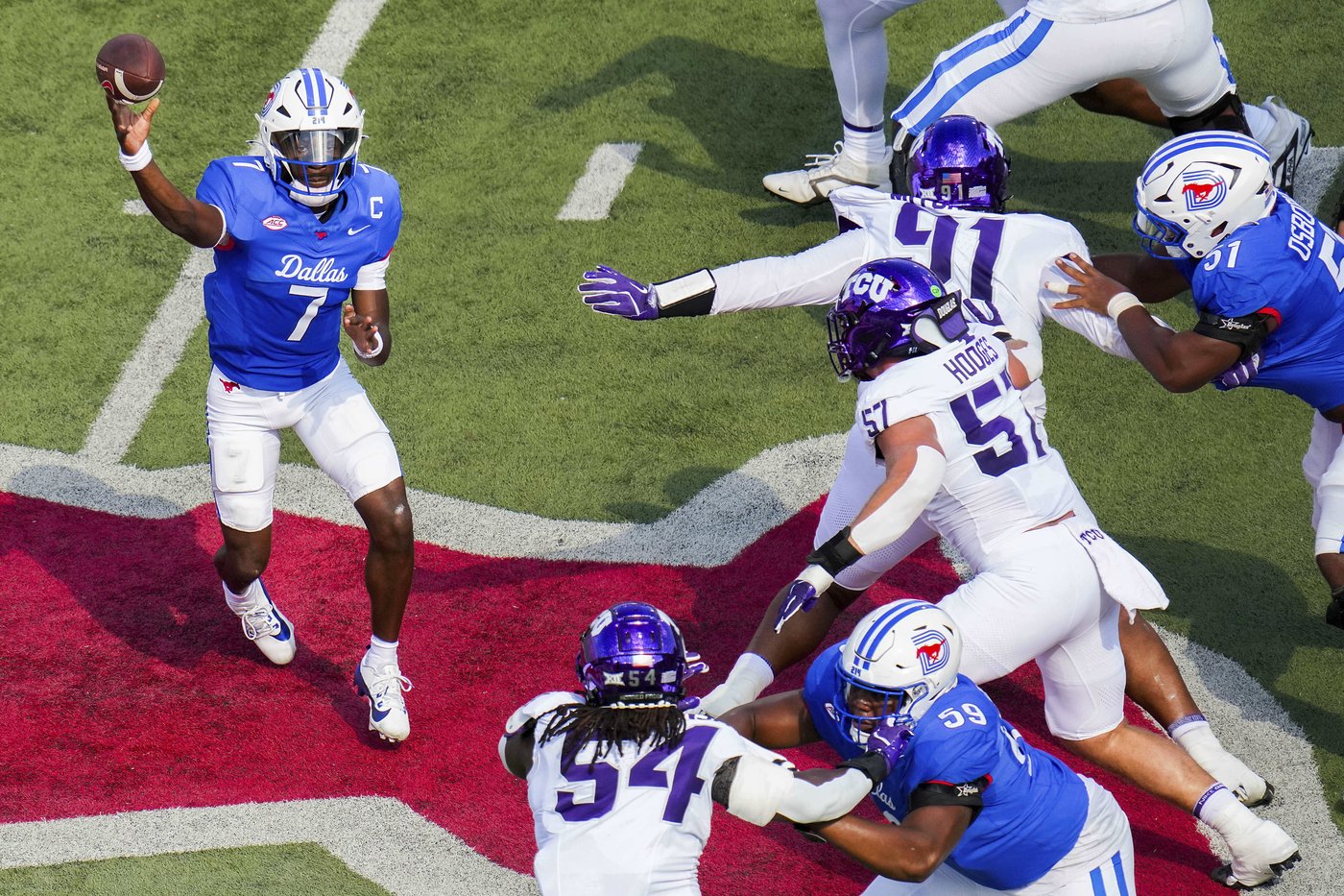 SMU gets 4 TDs from Smith and three more with offense watching, beats TCU 66-42 after Dykes ejected | iNFOnews.ca