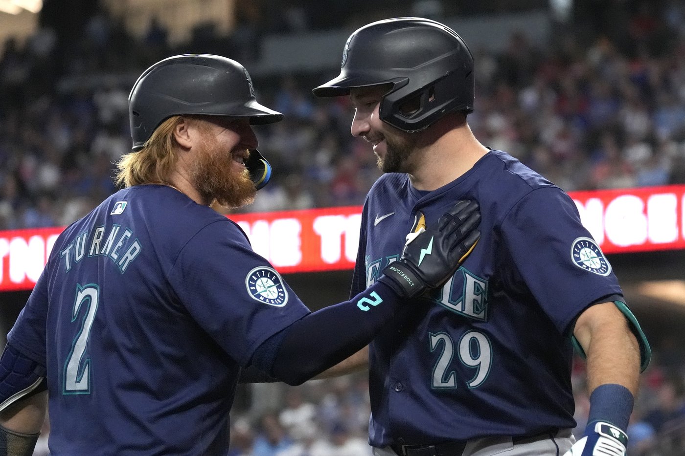 Semien's RBI single gives the Rangers a 6-5 walk-off win over the wild card-chasing Mariners | iNFOnews.ca