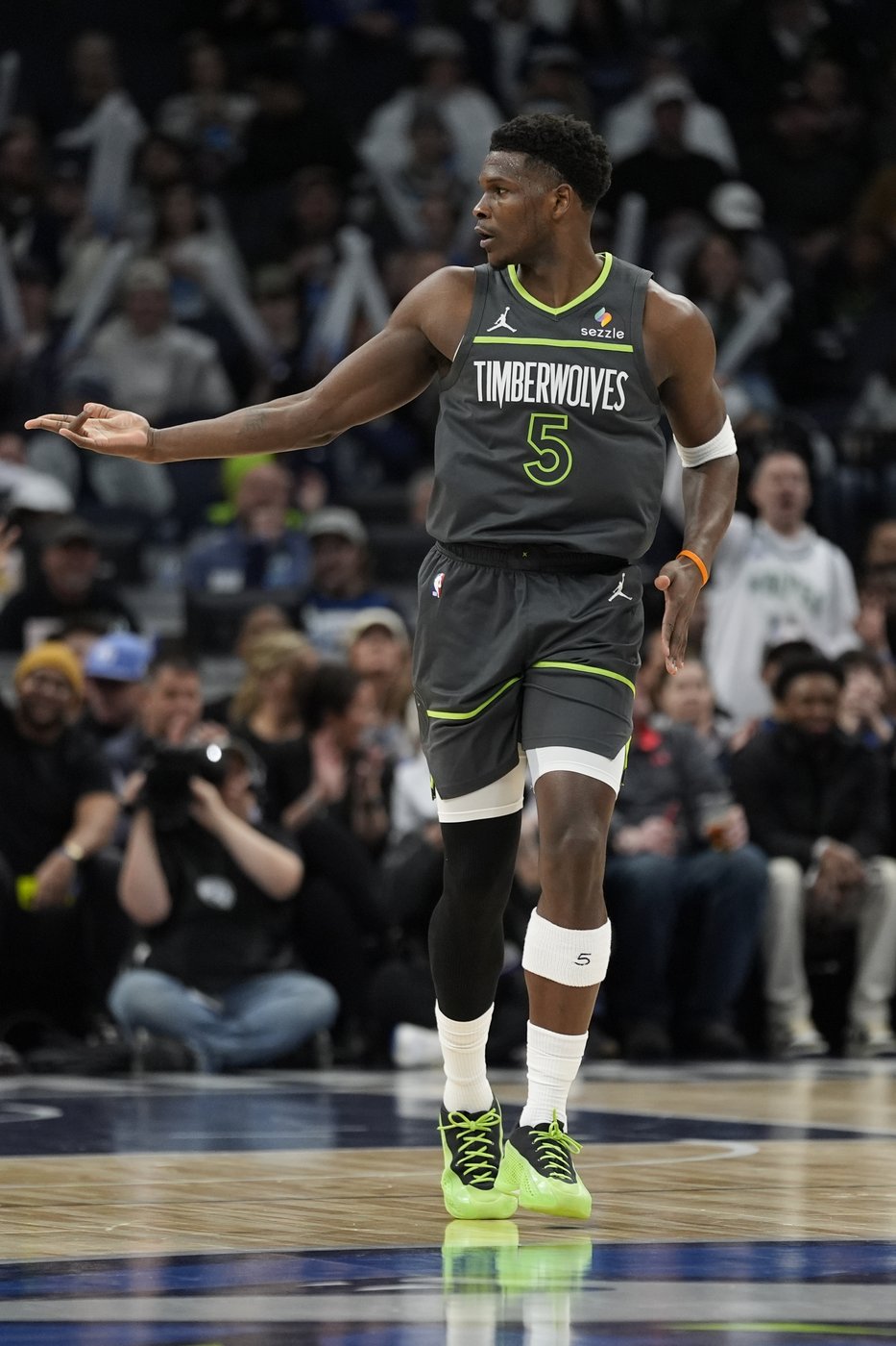 Edwards scores 41 to lift Timberwolves over Houston 127-114 | iNFOnews.ca Edwards scores 41 to lift Timberwolves over Houston 127-114 | iNFOnews.ca