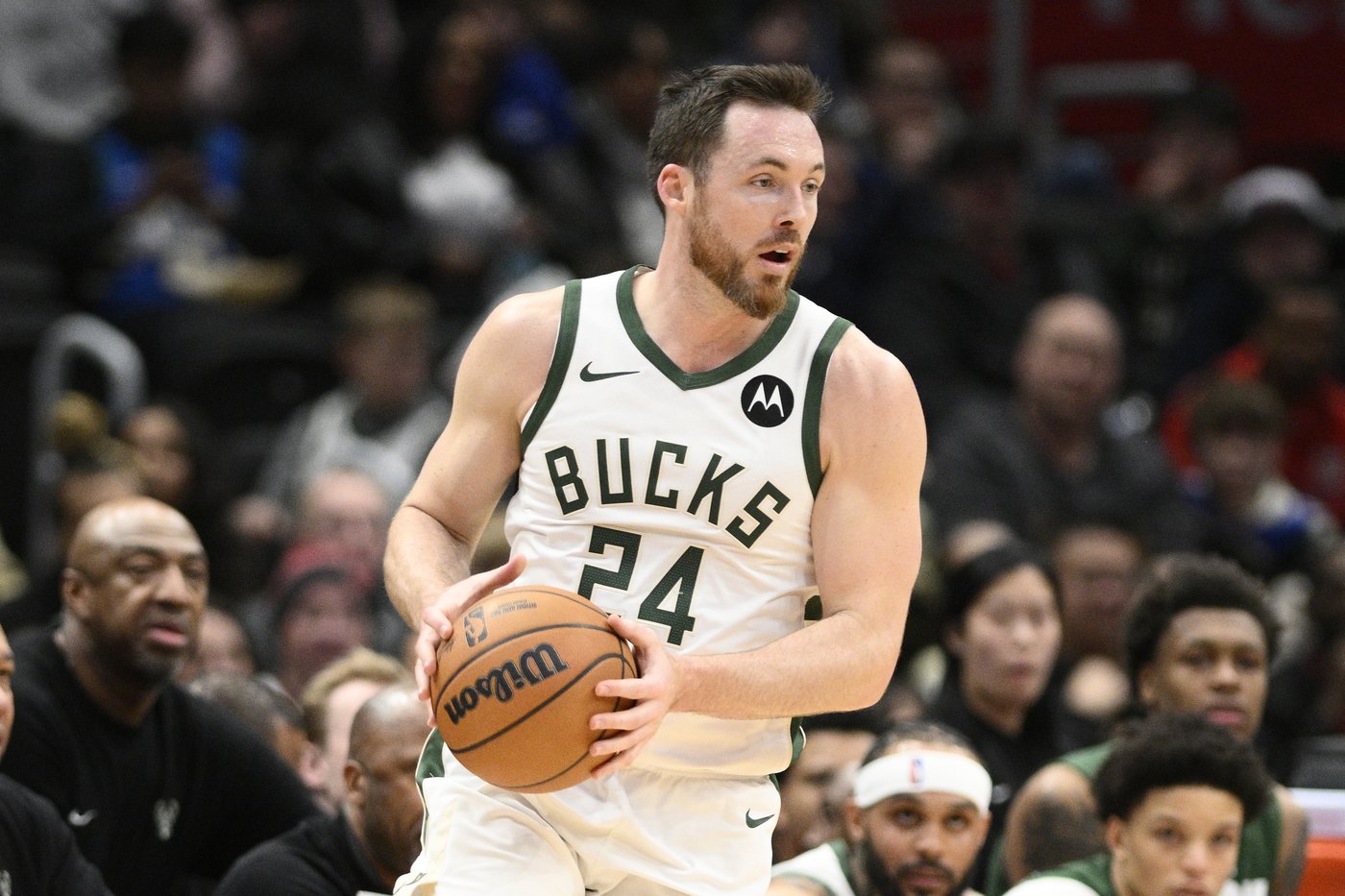 Hornets acquire Connaughton, 2 second-round picks from Bucks for Micic, AP source says | iNFOnews.ca