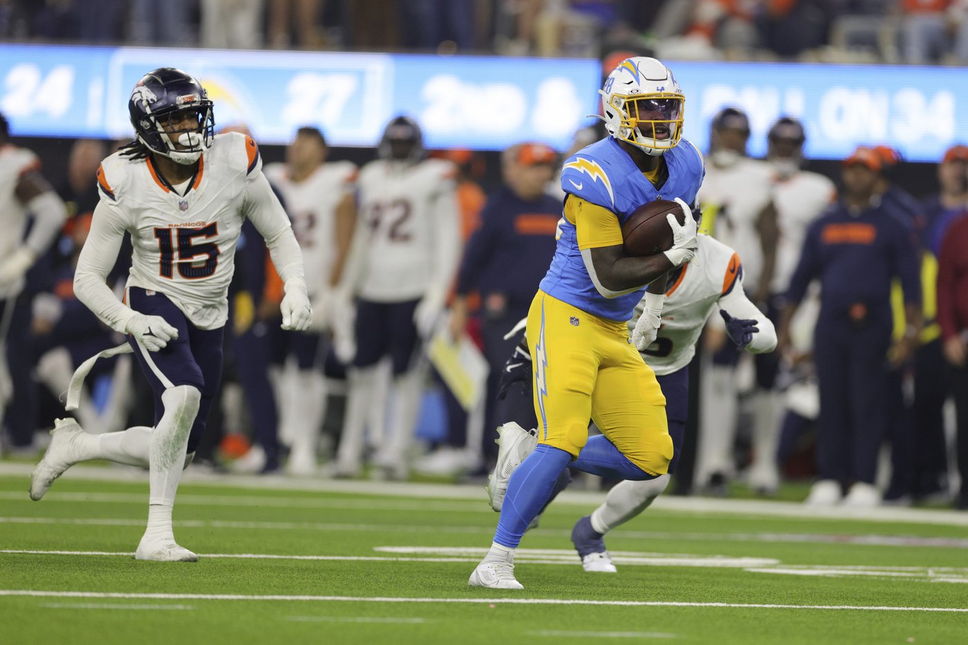 Halftime speech by Derwin James could be key to a late-season push by the Chargers | iNFOnews.ca