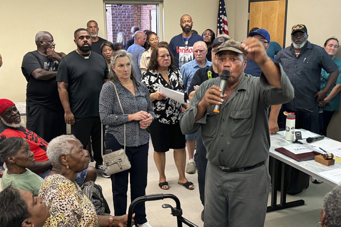 Fire marshal cancels hearing for ammonia plant amid overflowing crowd and surging public interest | iNFOnews.ca