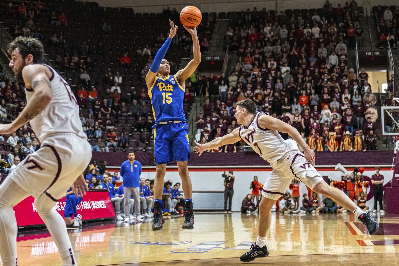 Jaland Lowe carries No. 18 Pittsburgh to 64-59 win over Virginia Tech | iNFOnews.ca